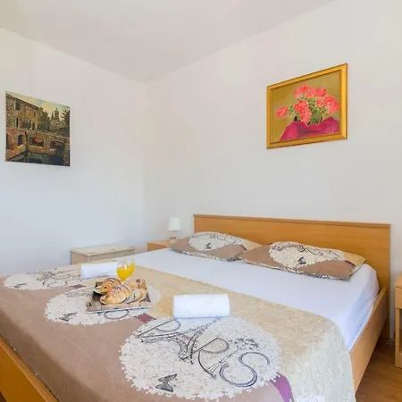 Apartments Palma Jelsa  Exterior photo