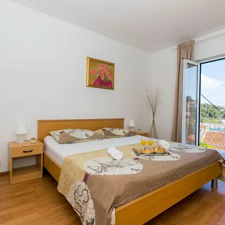 Apartments Palma Jelsa  Exterior photo