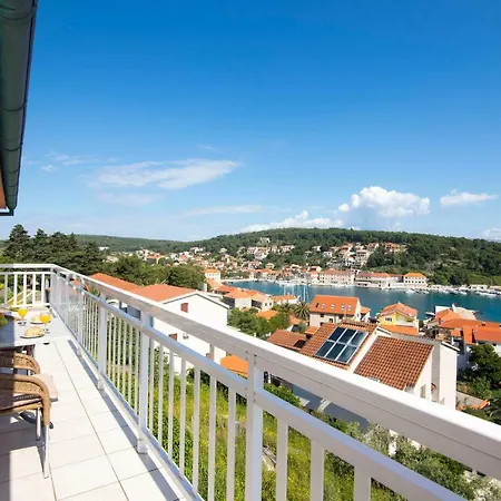 Apartments Palma Jelsa  Exterior photo
